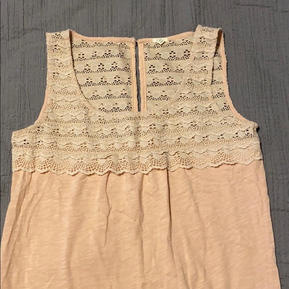 Adorable J. Crew Top - Picture 2 of 6